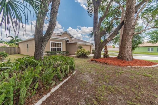 ESTATES AT PARSONS POINTE