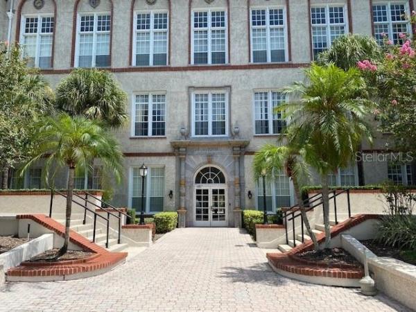 701 MIRROR LAKE CONDO