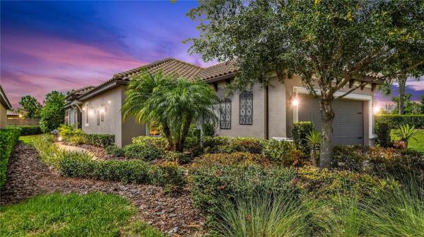 ARTISAN LAKES ESPLANADE PH II