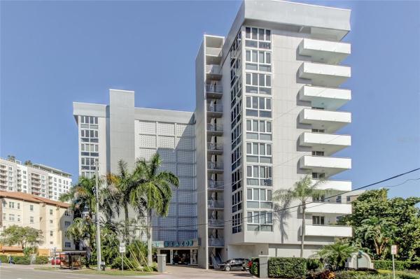 BEACON ON 3RD ST THE