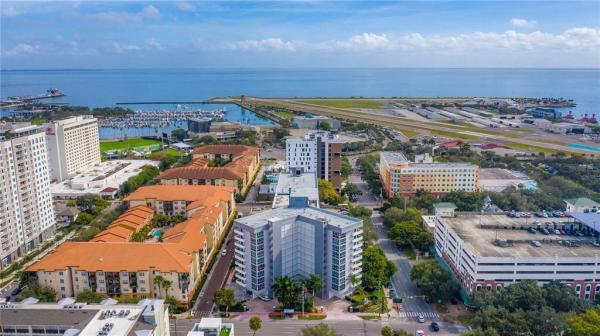 BEACON ON 3RD ST THE