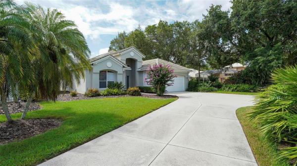 UNIVERSITY PARK COUNTRY CLUB