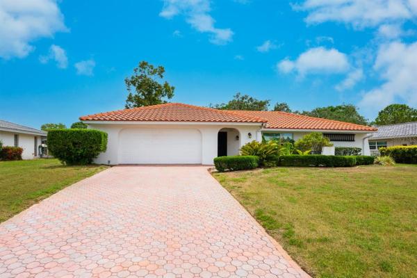 FOREST LAKES COUNTRY CLUB ESTATES