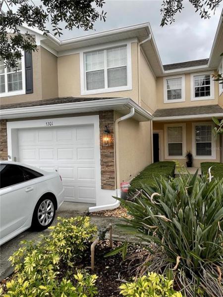 CARRIAGE HOMES AT DUNWOODY COMMONS A CONDO