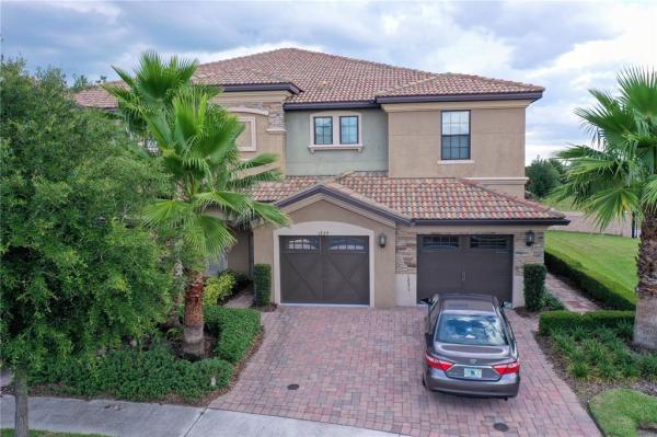 CHAMPIONS CLUB CONDO PH 17 BLD