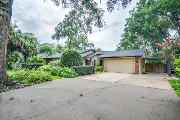 SANLANDO SPRINGS LAKE OAKS