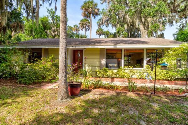 RIVERSIDE PARK NEW SMYRNA