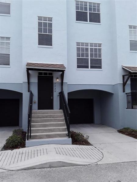 VILLAS OF MANHATTAN TWNHMS