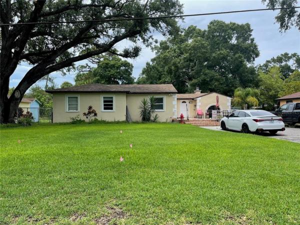 COUNTRY CLUB ESTATES