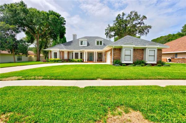 BARRINGTON OAKS EAST