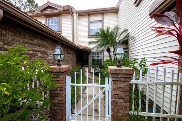 LAUREL OAKS AT EAST LAKE