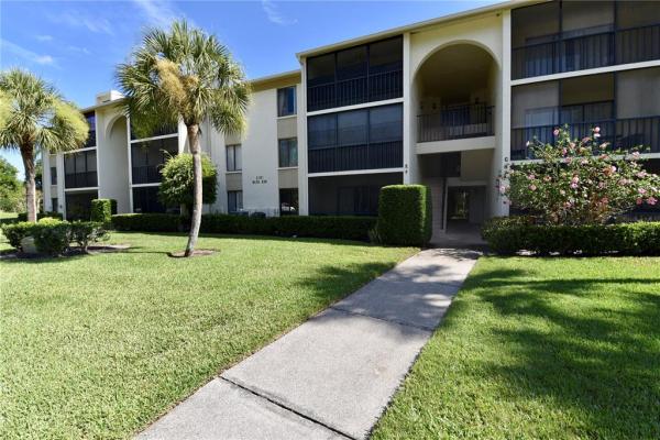 PINE RIDGE AT LAKE TARPON VILLAGE