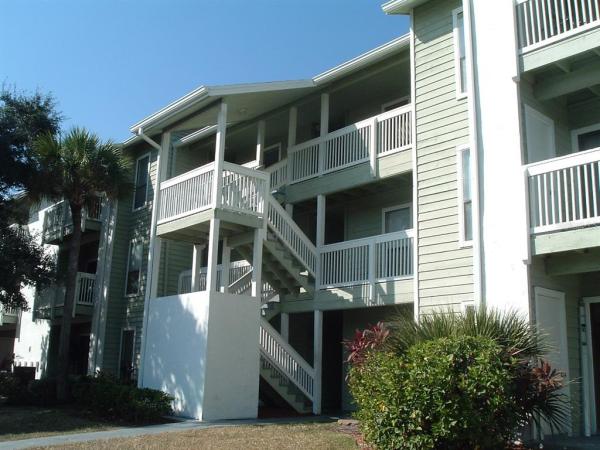HARBOR CLUB CONDO