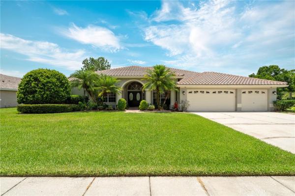 THE TRAILS AT VAN DYKE FARMS