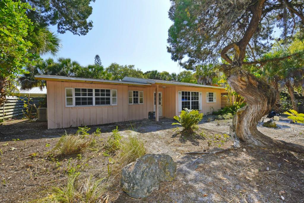 TWIN OAK POND - фото