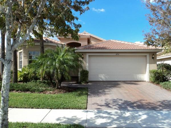 VALENCIA LAKES PH 02