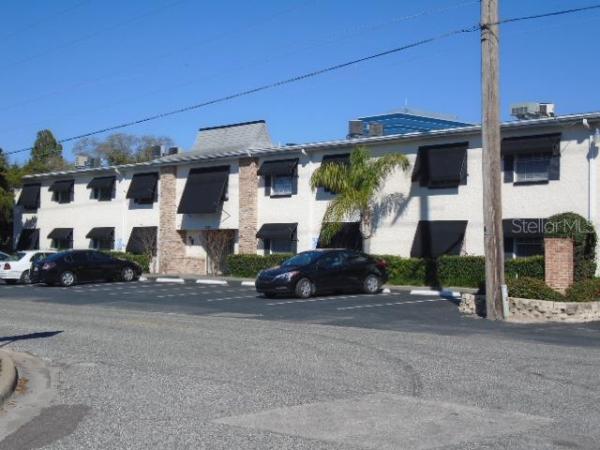 KINGSTON COURT VILLAS