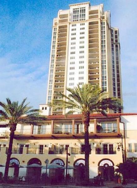 PARKSHORE PLAZA CONDO