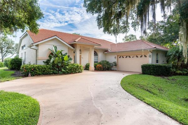 HIDDEN LAKES CLUB PH 1