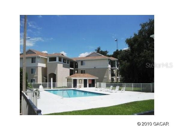 University Terrace West-Condo