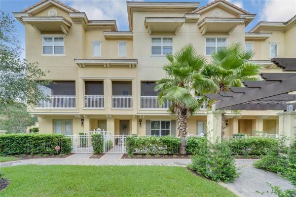 GRANDE OAKS AT HEATHROW