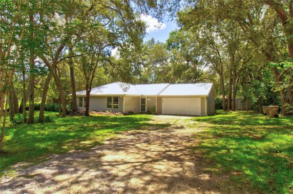 CARLTON VILLAGE PARK