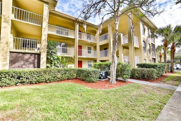 MEADOWLAKE PALM HARBOR CONDO