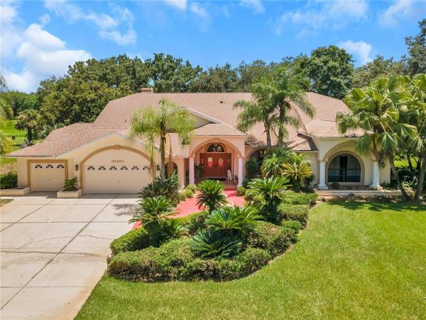 LAKE BERNADETTE GARDENS