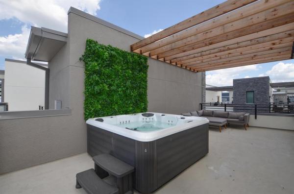 WESTSHORE VILLAGE TWNHMS