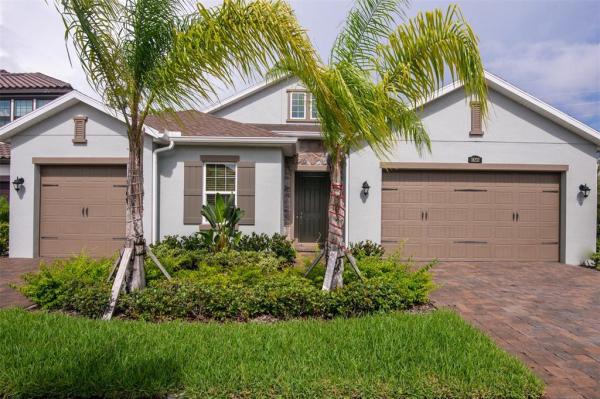 THE PROMENADE AT LAKE PARK