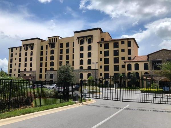 SIENA AT BELLA COLLINA