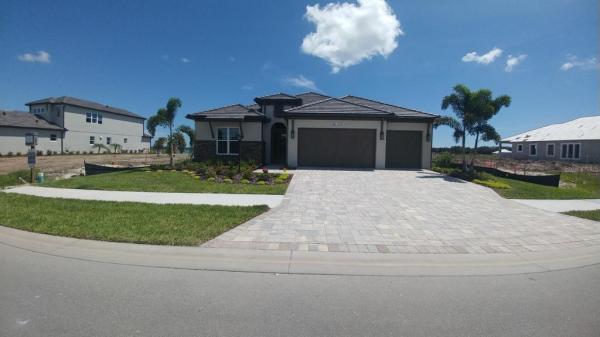 LAKEHOUSE COVE AT WATERSIDE