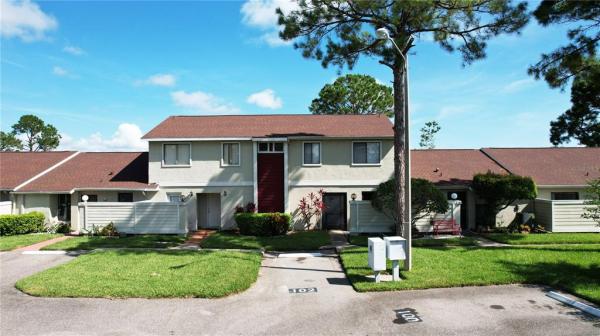 PINE ISLAND VILLAS BUENAVENTURA LAKES PB 5 PG 4 BL