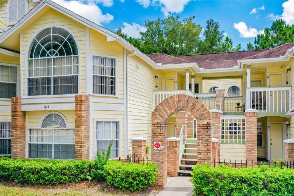 VILLAS AT LAGUNA BAY