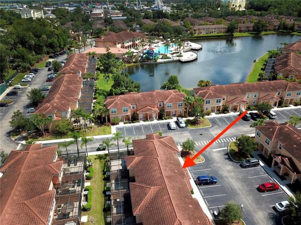 REGAL OAKS AT OLD TOWN