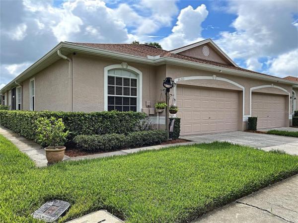 LAKE BERNADETTE 03 - LAKESIDE