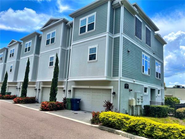 CENTRAL LIVING TWNHMS NORTH