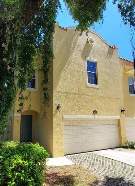 VILLAS OF CRESCENT PARK SUB