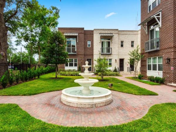 PARK PLACE/WINTER GARDEN