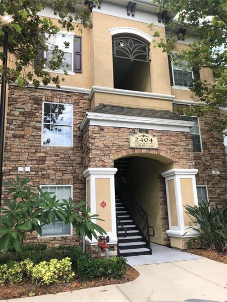 COURTNEY PALMS CONDO