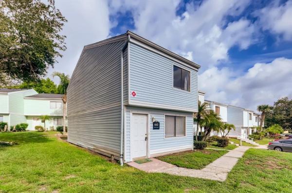 COUNTRY WALK AT ALTAMONTE SPGS A CONDO