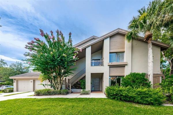 LANDMARK OAKS CONDO