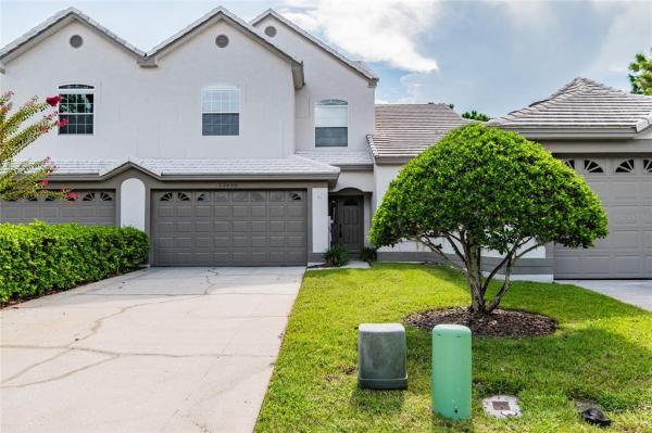 EAGLES WALK AT FEATHER SOUND