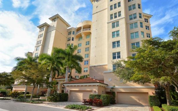 MERIDIAN AT THE OAKS PRESERVE