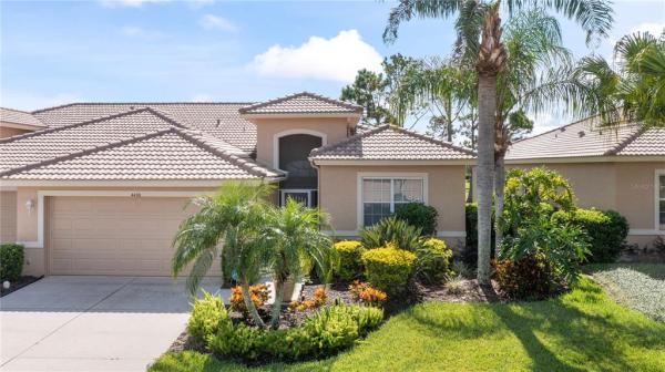 HERITAGE OAKS GOLF & COUNTRY CLUB