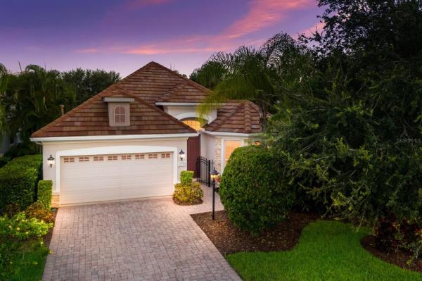 LAKEWOOD RANCH COUNTRY CLUB VILLAGE