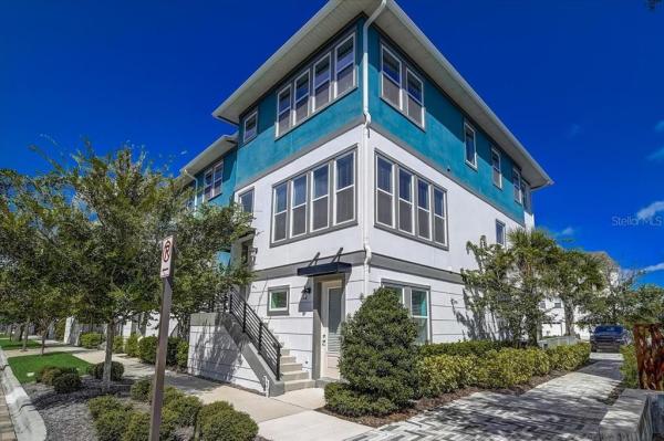 LAUREATE PARK NBRHD CENTER PH 1