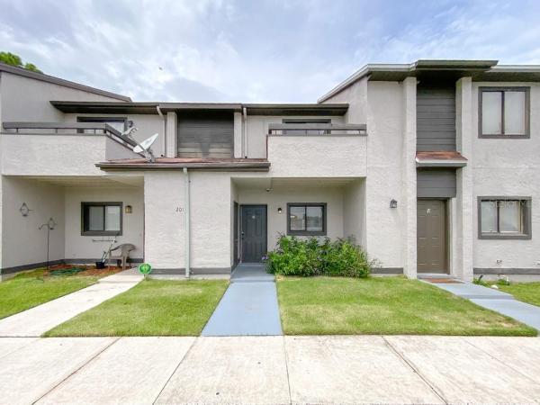 BUENAVENTURA LAKES GOLD COAST TOWNHOMES