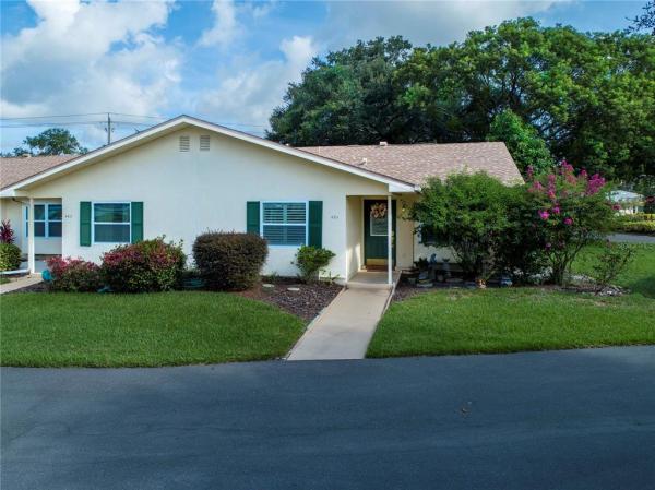 THE KNOLLS OF KINGS POINT A CO