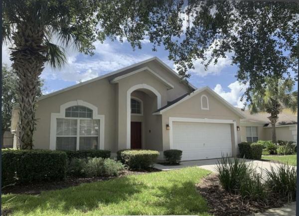 EMERALD ISLAND RESORT